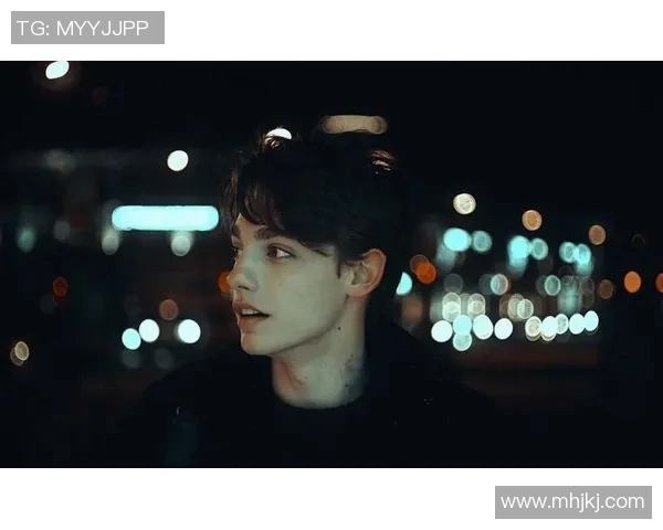 小哥哥头像与足球明星的完美结合展现青春活力与运动魅力